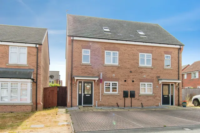 Shortwall Court, Pontefract, photo 1