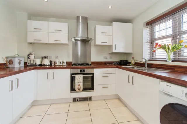 Photo 2 — Shortwall Court, Pontefract
