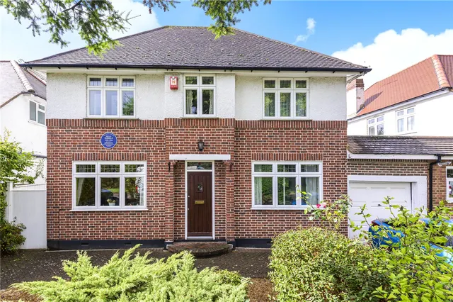 Warwick Close, Hampton, London, TW12 2TY, photo 1