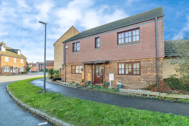 Goldhawk Road, Monkston Park, Milton Keynes, photo 1