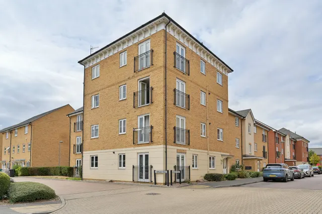Watford, WD24, photo 1