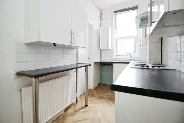 Photo 2 — Temple View Terrace, Leeds