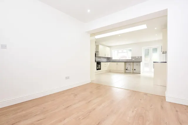 Devereux Road, Windsor, photo 2