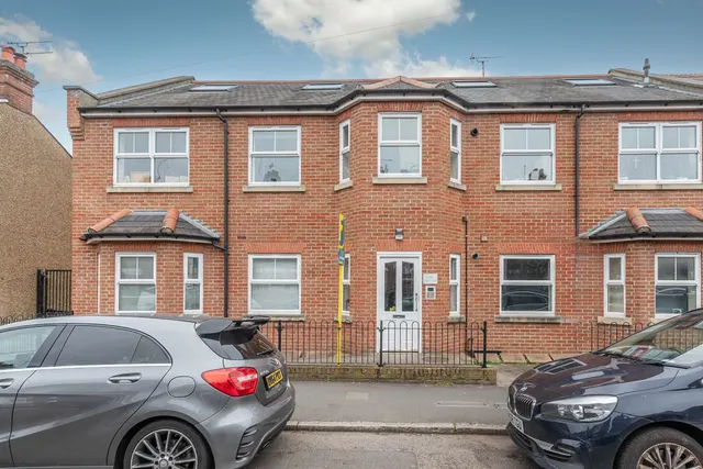 5 Burberry Court, 190 Harwoods Road, Watford, photo 1