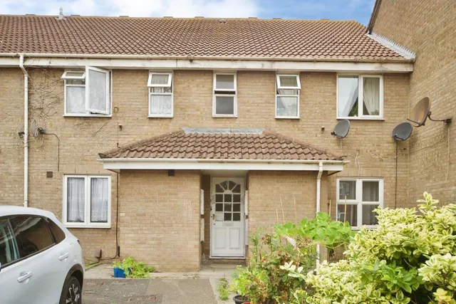Butteridges Close, Dagenham, RM9, photo 1