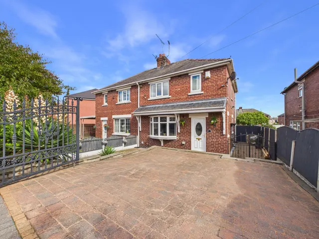 3 bedroom house, Northfield Road, Knottingley, WF11