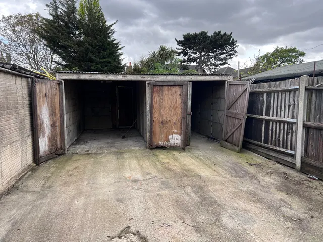 Brentwood Road, Romford, RM1, photo 2