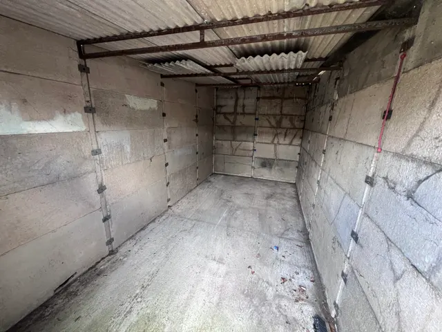Brentwood Road, Romford, RM1, photo 3