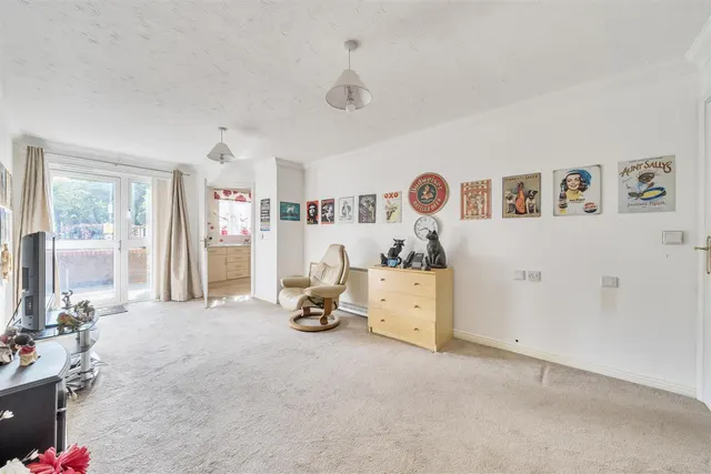 Trinity Street, Fareham, PO16, photo 3