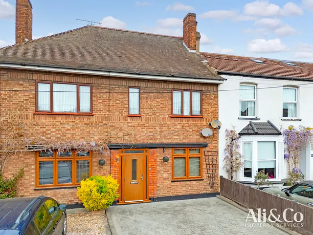 Como Street, Romford, Essex, RM7 7DT, photo 1