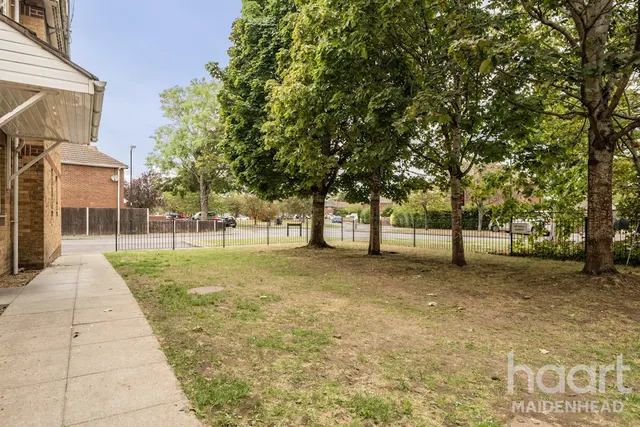 Cannon Gate, Slough, SL2, photo 3