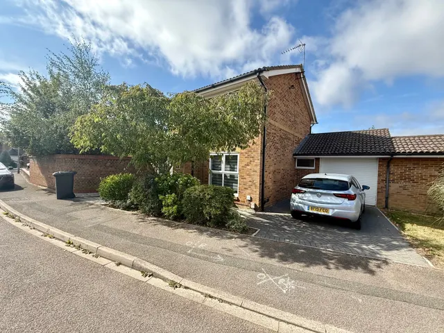Brierley Close, LU2, photo 2