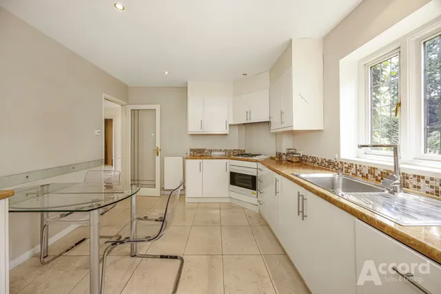 Photo 2 — Clairvale, Hornchurch, RM11