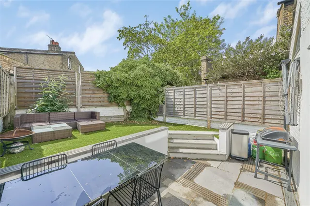 Photo 2 — Cavendish Road, London, SW12