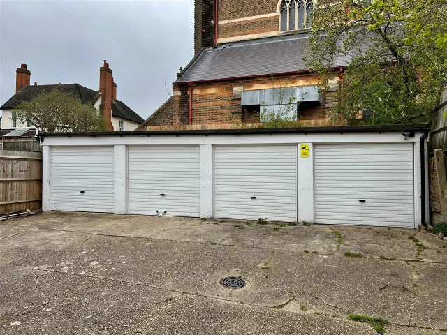 Commercial property for sale in Chetwynd Heights, Chetwynd Road, London, photo 1