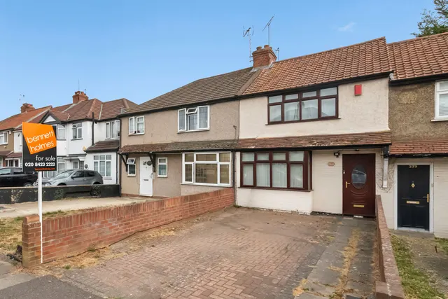 Eastcote Lane, Harrow, HA2, photo 1