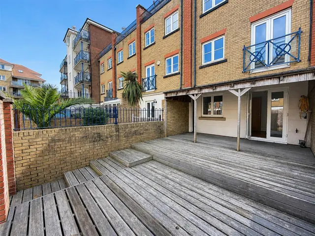 Photo 2 — St. Kitts Drive, Eastbourne, BN23 5TL