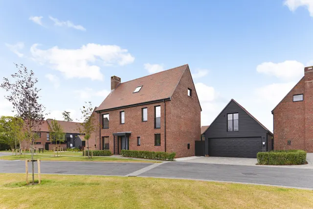Horsham Road, Alfold Cranleigh, GU6, photo 1