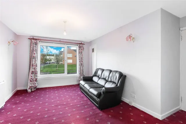 Maxwellton Road, Calderwood, G74, photo 2