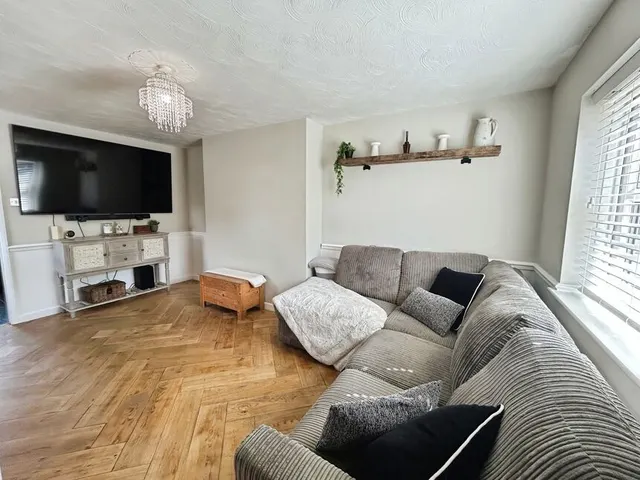 Photo 3 — Finch Close, Woodville, Derbyshire, DE11