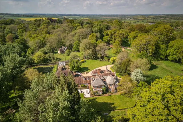 Photo 2 — Pamphill, Wimborne, Dorset, BH21 4EE