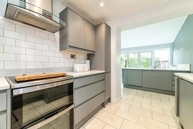 Hawthorn Way, Basingstoke, RG23, photo 3