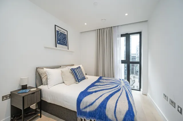 Photo 3 — Flat 405, Alma, 5 New Drum Street, London
