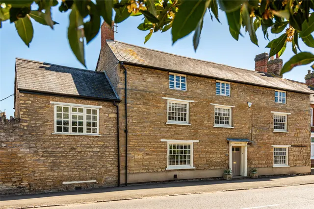Dartmouth Road, Olney, MK46, photo 1