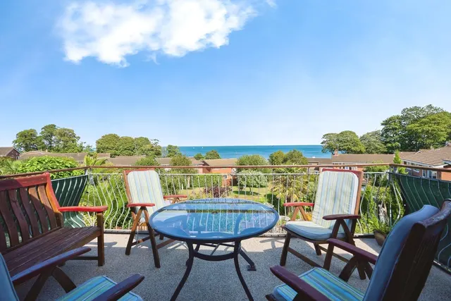 Spithead Close, Seaview, PO34, photo 2