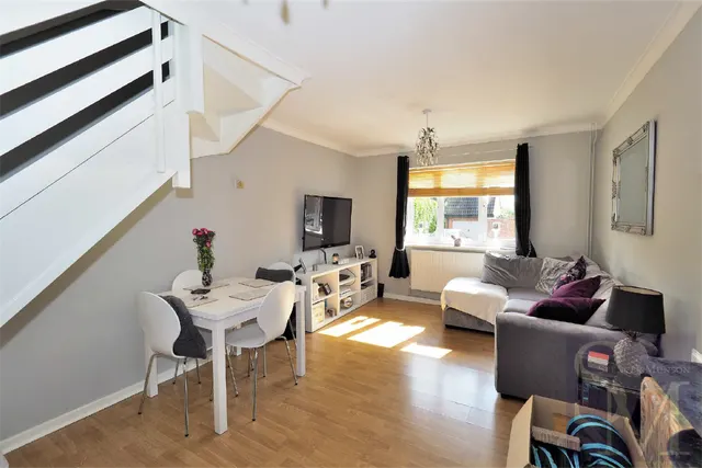 Lower Queens Road, Buckhurst Hill, IG9, photo 2