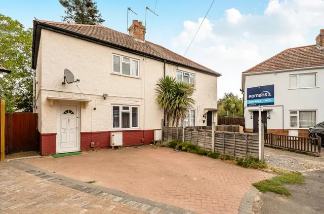 Mead Close, Slough, SL3, photo 1