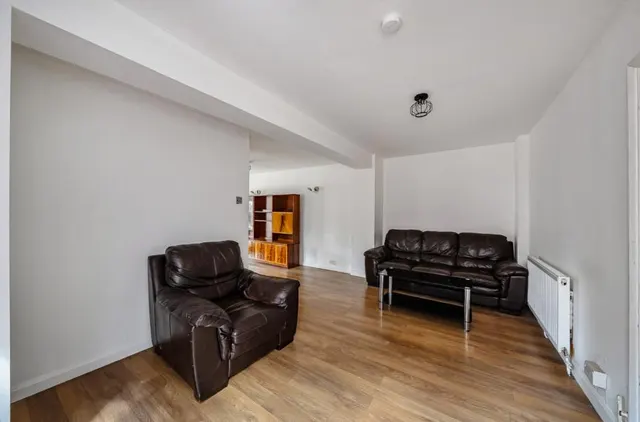 Mead Close, Slough, SL3, photo 3