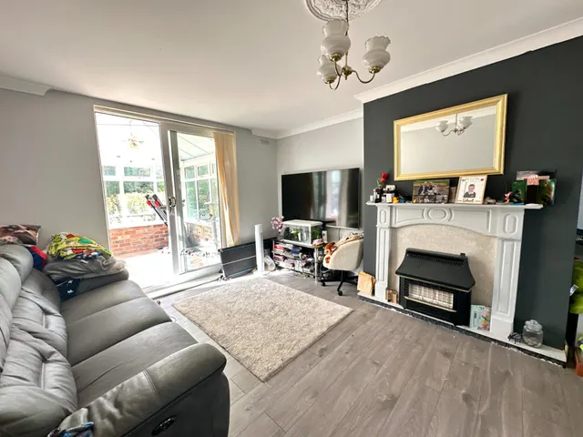 Chantry Avenue, Bloxwich, WS3, photo 2