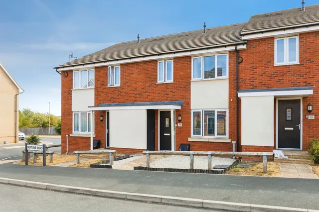 Photo 2 — Neptune Road, Wellingborough