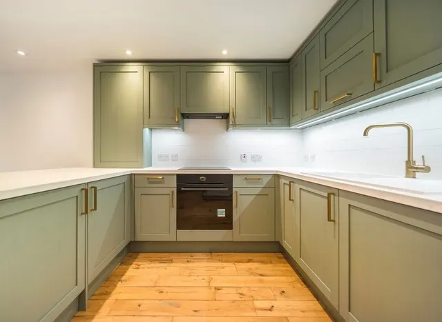 Colney Hatch Lane, Muswell Hill, N10, photo 3
