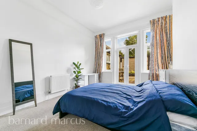 Manor Road, Wallington, photo 1