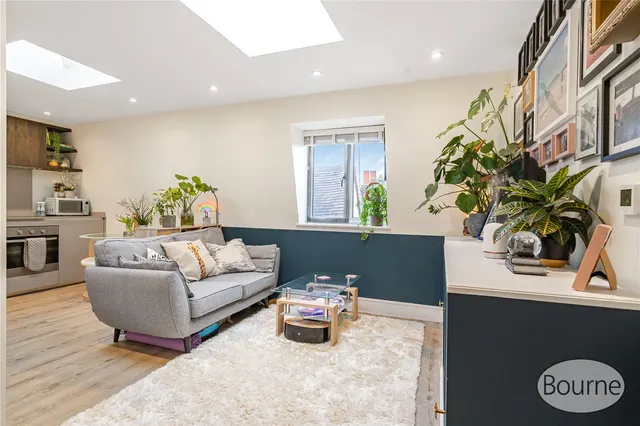 Chertsey Street, Guildford, GU1, photo 2
