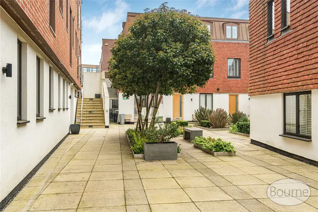Chertsey Street, Guildford, GU1, photo 1