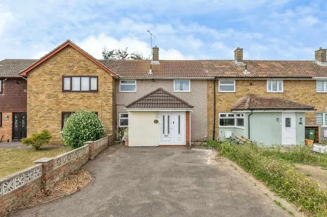 Chesterford Gardens, Basildon, SS14, photo 1