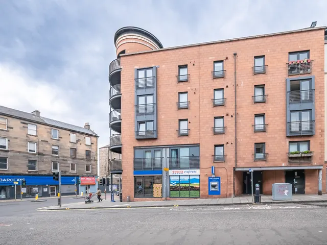 Cables Wynd, Leith, EH6, photo 1