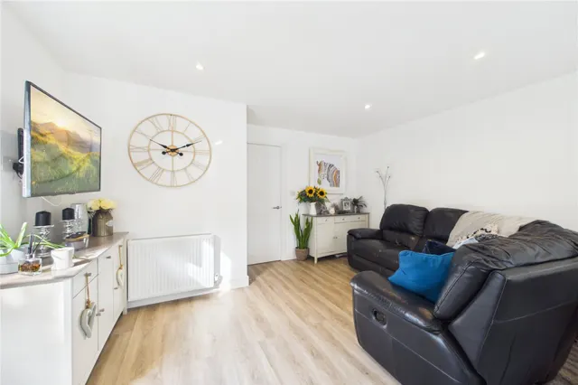 Hyde End Road, Spencers Wood, RG7, photo 3