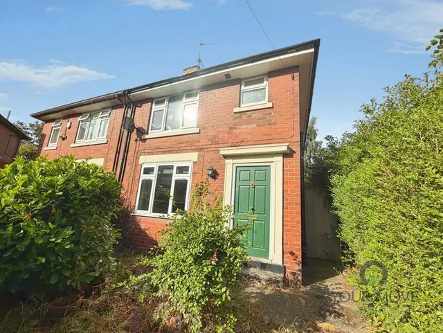 3 bedroom house — Cliffe Place, Stoke-on-Trent, Staffordshire, ST6