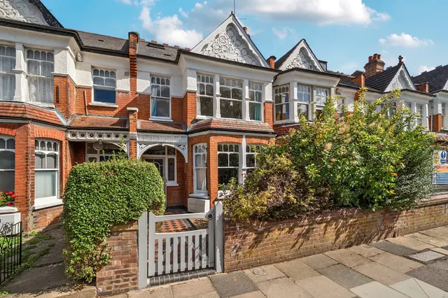 Rosebery Road, London, N10, photo 1