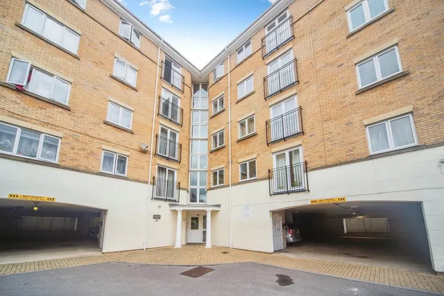 Channon Court, The Dell, SO15, photo 1