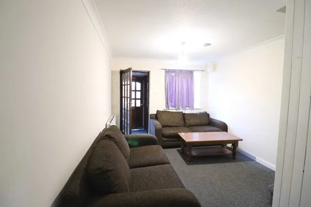 Photo 3 — Smewin Court, High Wycombe, HP11 2TA