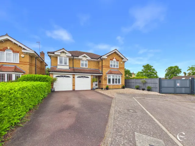 Priory Gardens, Stamford, PE9 2EG, photo 1