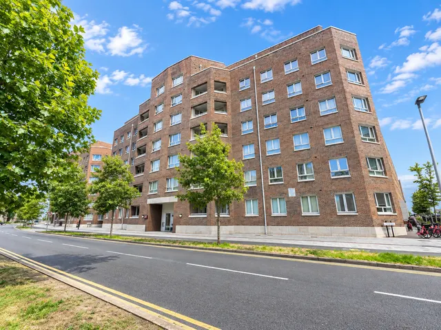 Brocklebank Mansions, Barking, IG11, photo 1