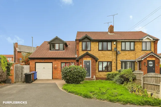 Reed Close, Barnsley, S73, photo 1