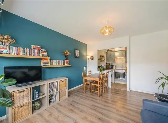 Newington Causeway, Elephant & Castle, SE1, photo 2