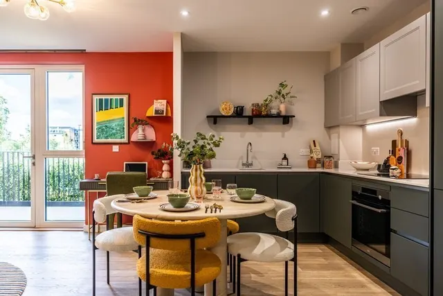 Lapidge Drive, London, SW17, photo 1